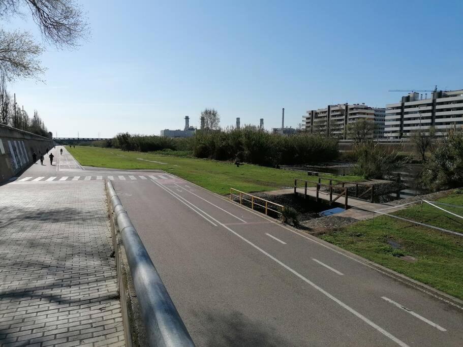 Piso Pl 2B, 20Min Plaza Cataluna Sant Adria de Besos Dış mekan fotoğraf